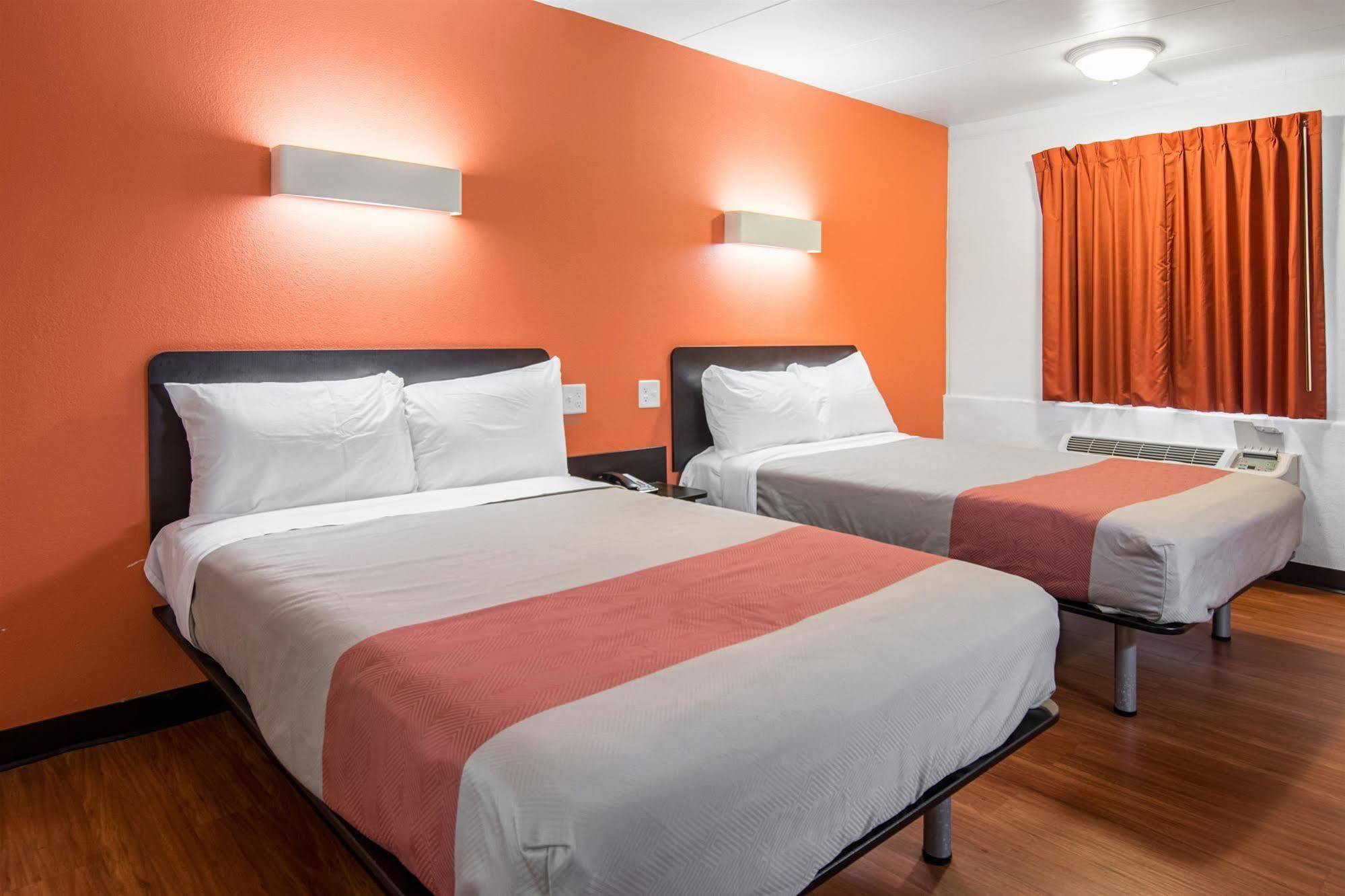 6-glassboro, Nj - Rowan Hotel